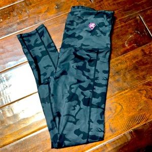 Her tactical conceal carry leggings with pockets